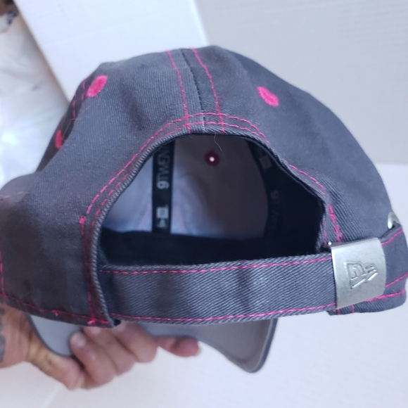 Miami Marlins New Era Women Adjustable Strapback Cap - Picture 5 of 10